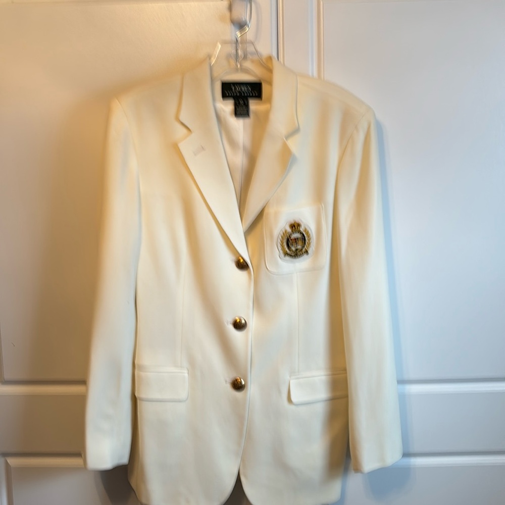 Beautiful Lauren blazer.